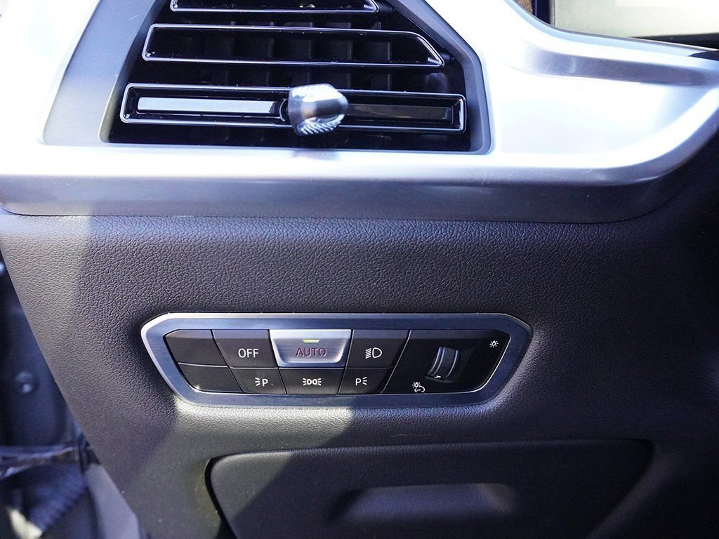 Used 2023 BMW X7 xDrive40i w/ Parking Assistance Package image 43