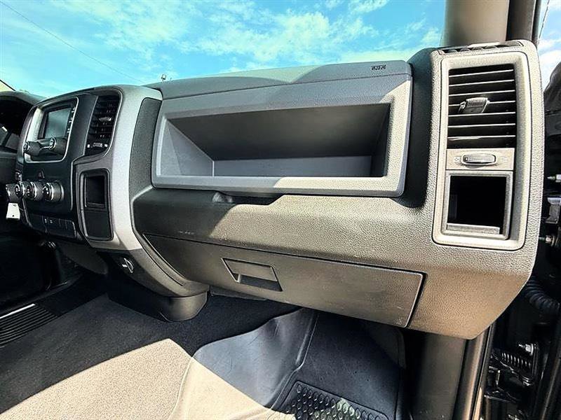 Used 2020 RAM 1500 Express w/ Express Value Package RWD image 22