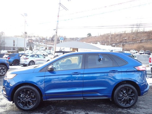 Used 2024 Ford Edge SE w/ Black Appearance Package image 2
