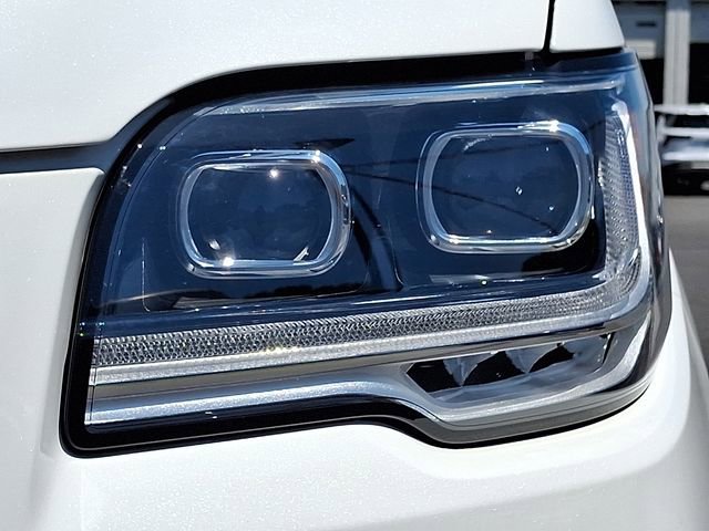 Certified 2023 Lincoln Navigator L Reserve AWD/4WD image 9