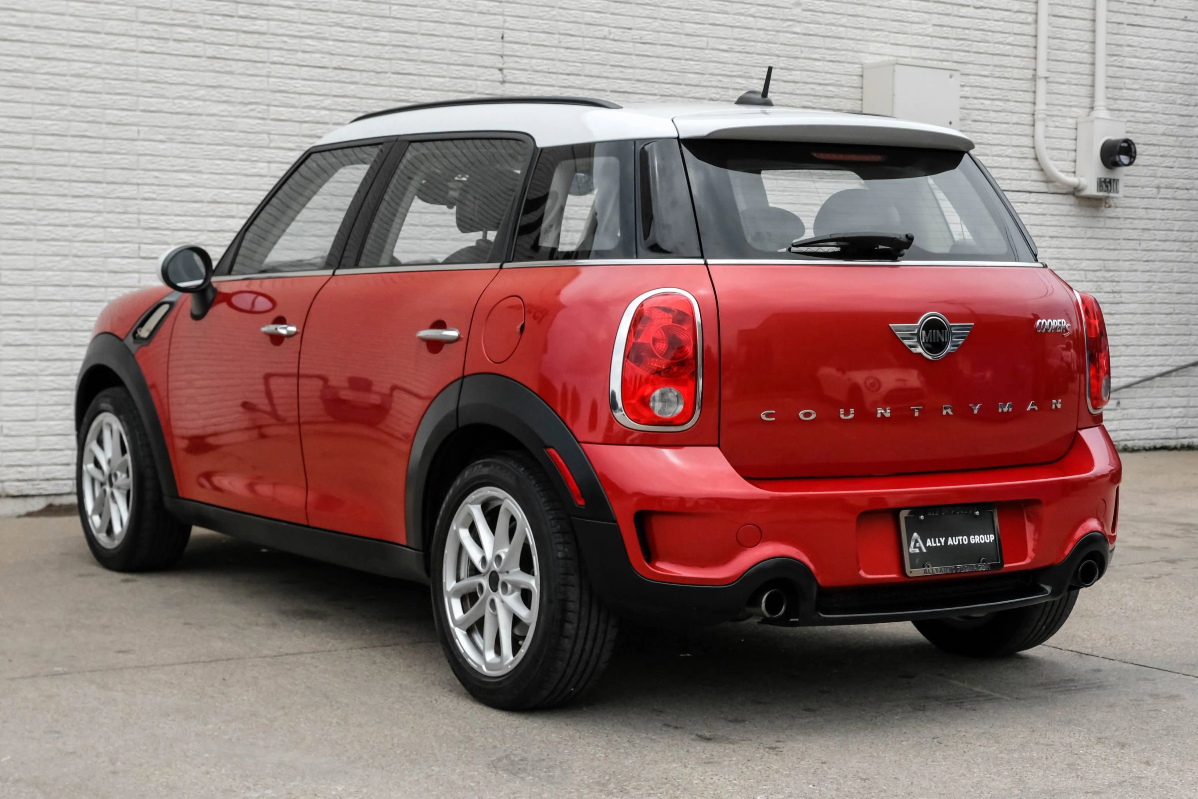 Used 2015 MINI Cooper Countryman S w/ Premium Package FWD image 9