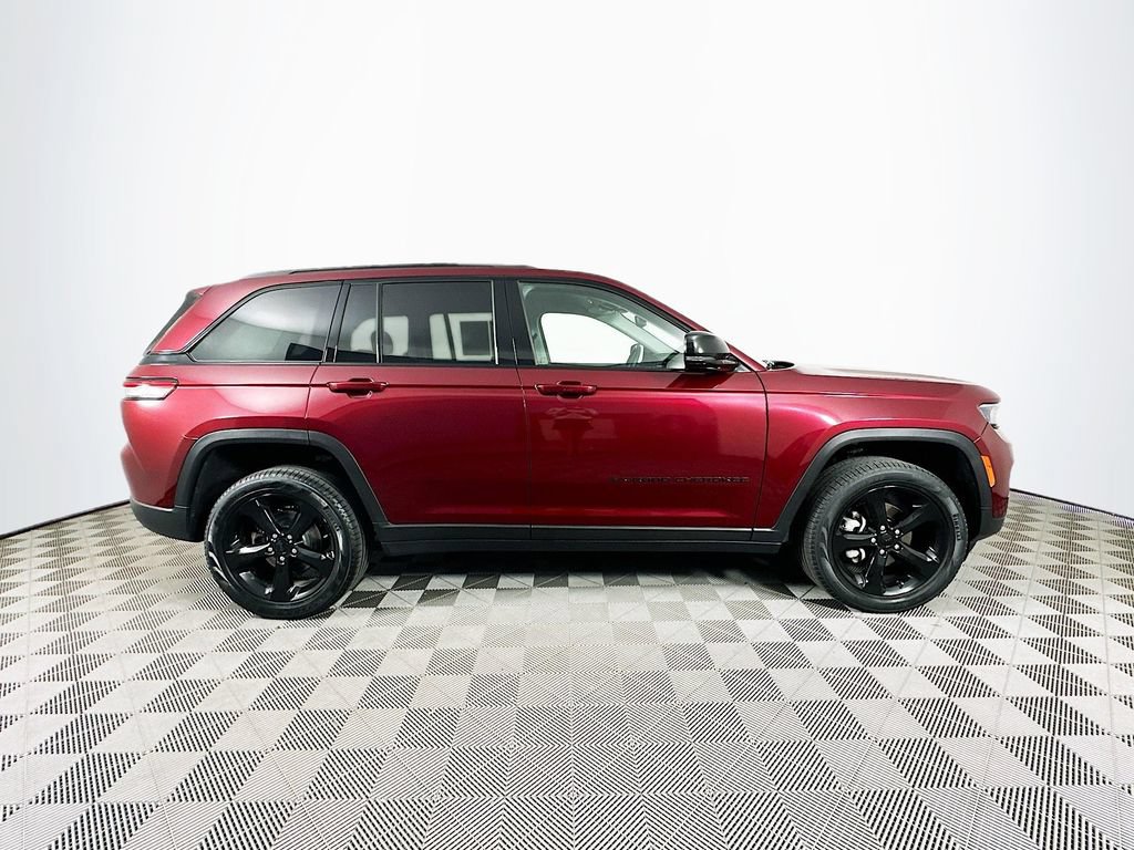Certified 2023 Jeep Grand Cherokee Limited w/ Black Appearance Package AWD/4WD image 14