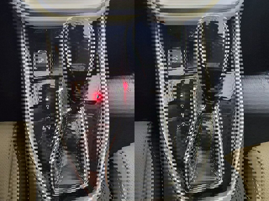 Used 2025 Subaru Outback Limited image 18