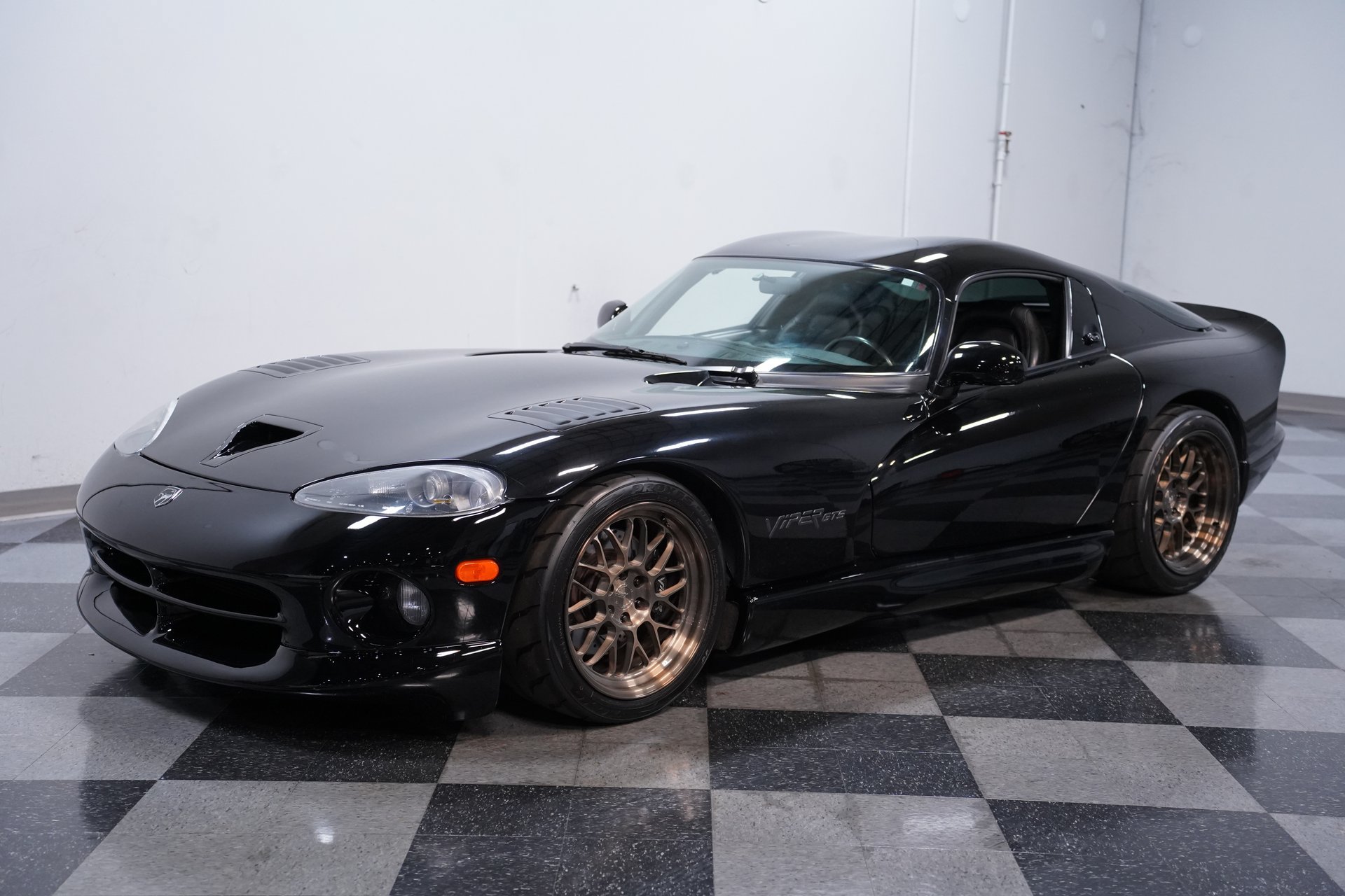 Used 2000 Dodge Viper GTS RWD image 6