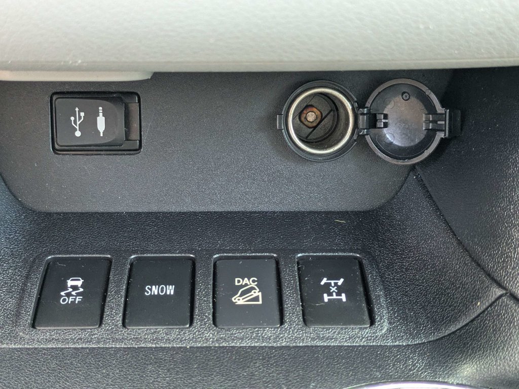 Used 2014 Toyota Highlander XLE AWD/4WD image 24
