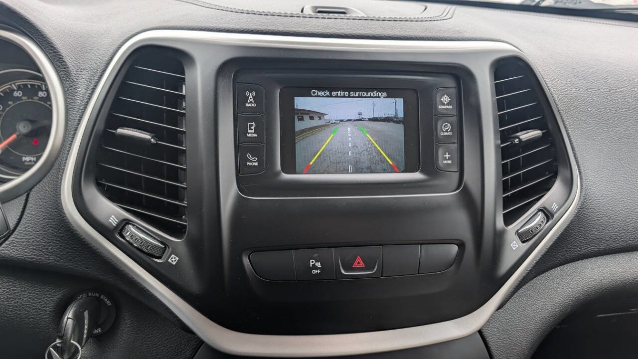 Used 2015 Jeep Cherokee Latitude w/ Cold Weather Group image 24