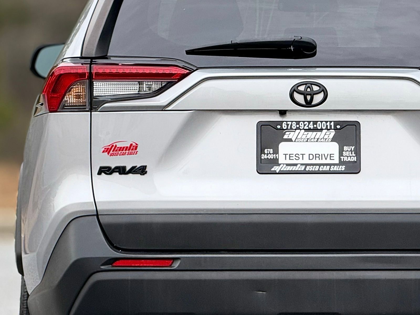 Used 2021 Toyota RAV4 LE image 15