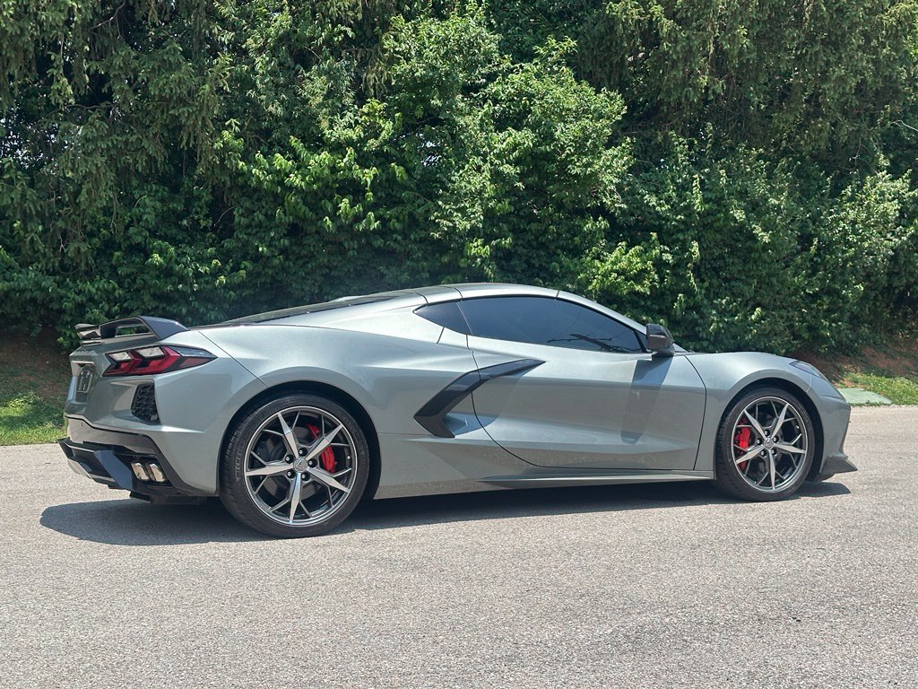 Used 2022 Chevrolet Corvette Stingray Preferred Cpe w/ Z51 Performance Package RWD image 4