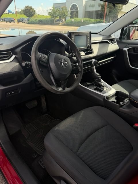 Used 2021 Toyota RAV4 LE FWD image 33