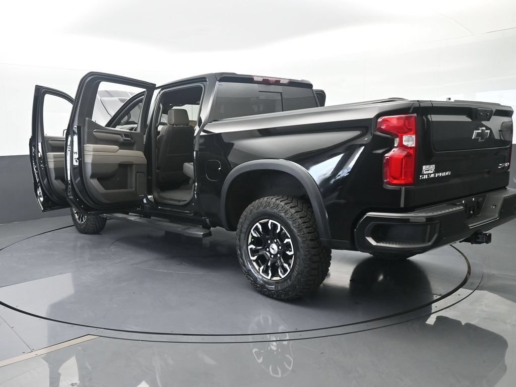 Used 2025 Chevrolet Silverado 1500 ZR2 w/ Technology Package AWD/4WD image 87