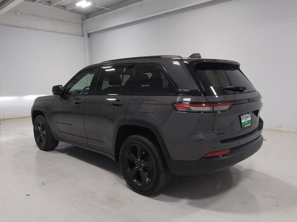 Used 2023 Jeep Grand Cherokee Altitude AWD/4WD image 5