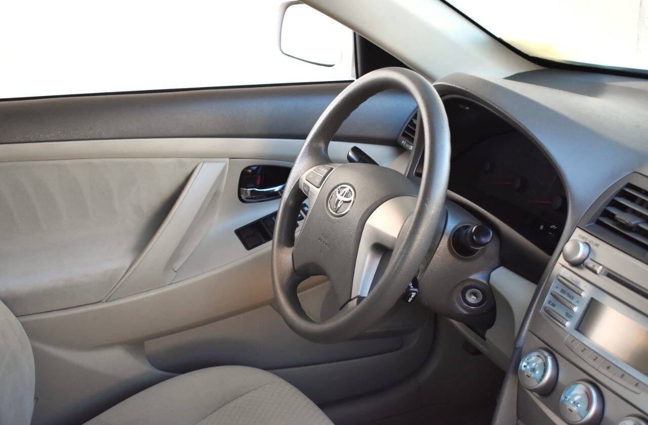 Used 2007 Toyota Camry LE image 21