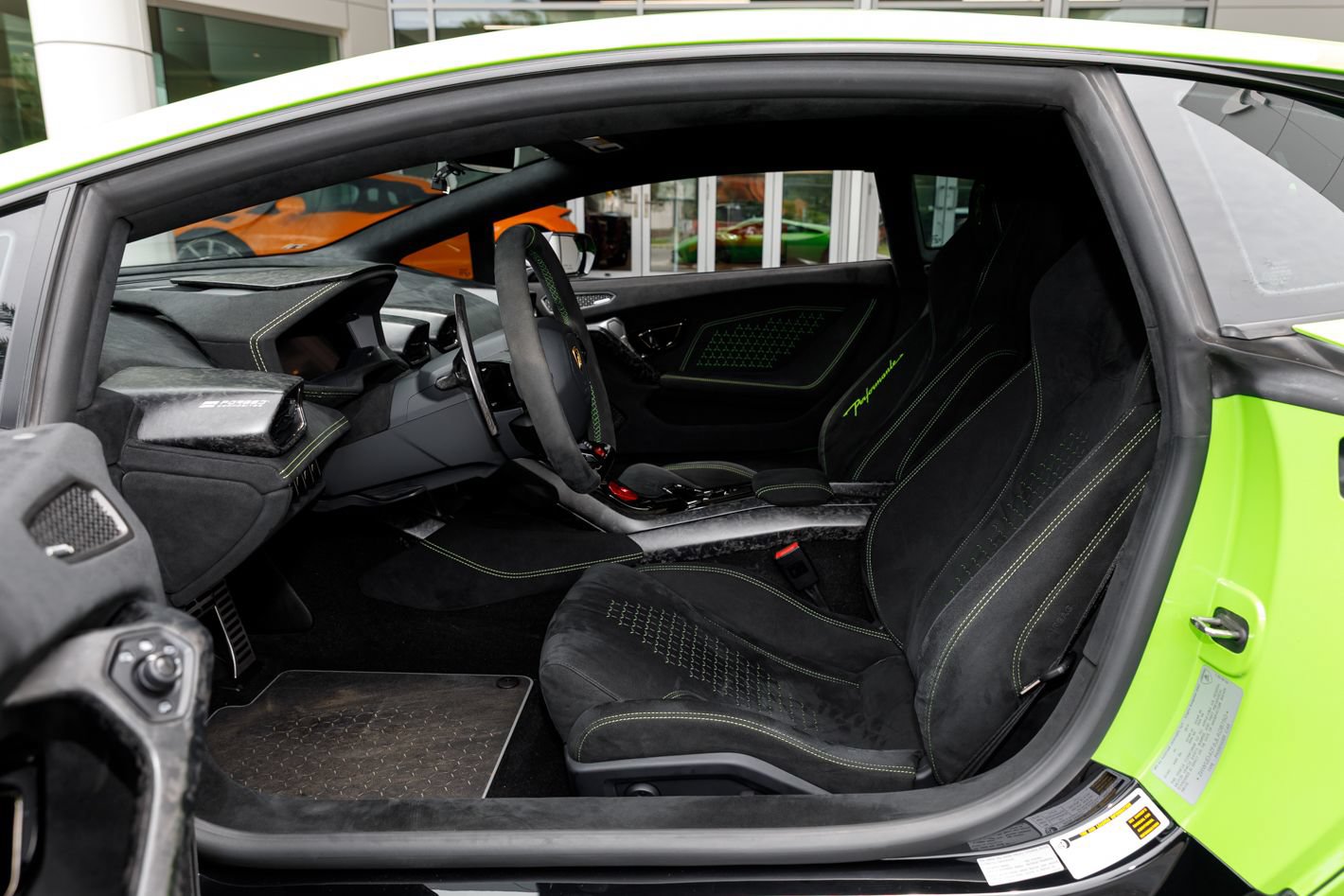 Used 2018 Lamborghini Huracan Performante AWD/4WD image 47