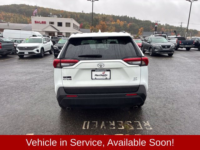 Used 2021 Toyota RAV4 LE AWD/4WD image 6