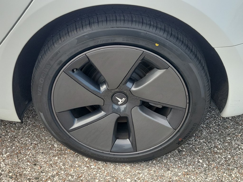 Used 2023 Tesla Model 3 Standard Range RWD image 5
