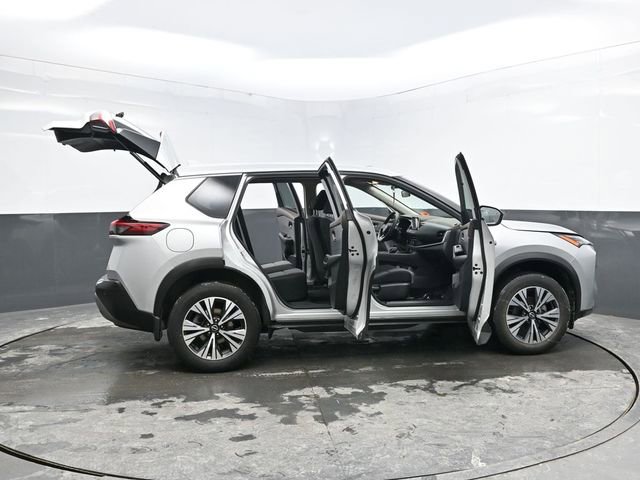Used 2023 Nissan Rogue SV image 47