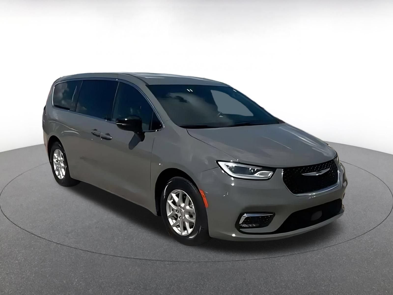 Used 2025 Chrysler Pacifica Select FWD image 2