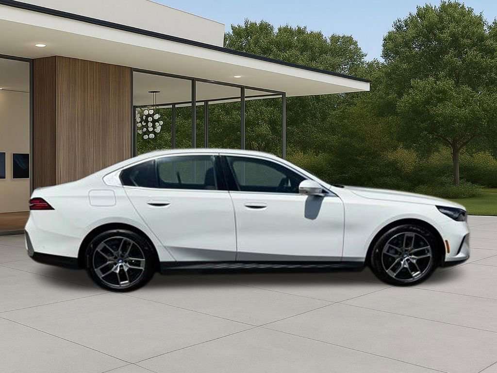 Used 2025 BMW i5 eDrive40i w/ Premium Package RWD image 7