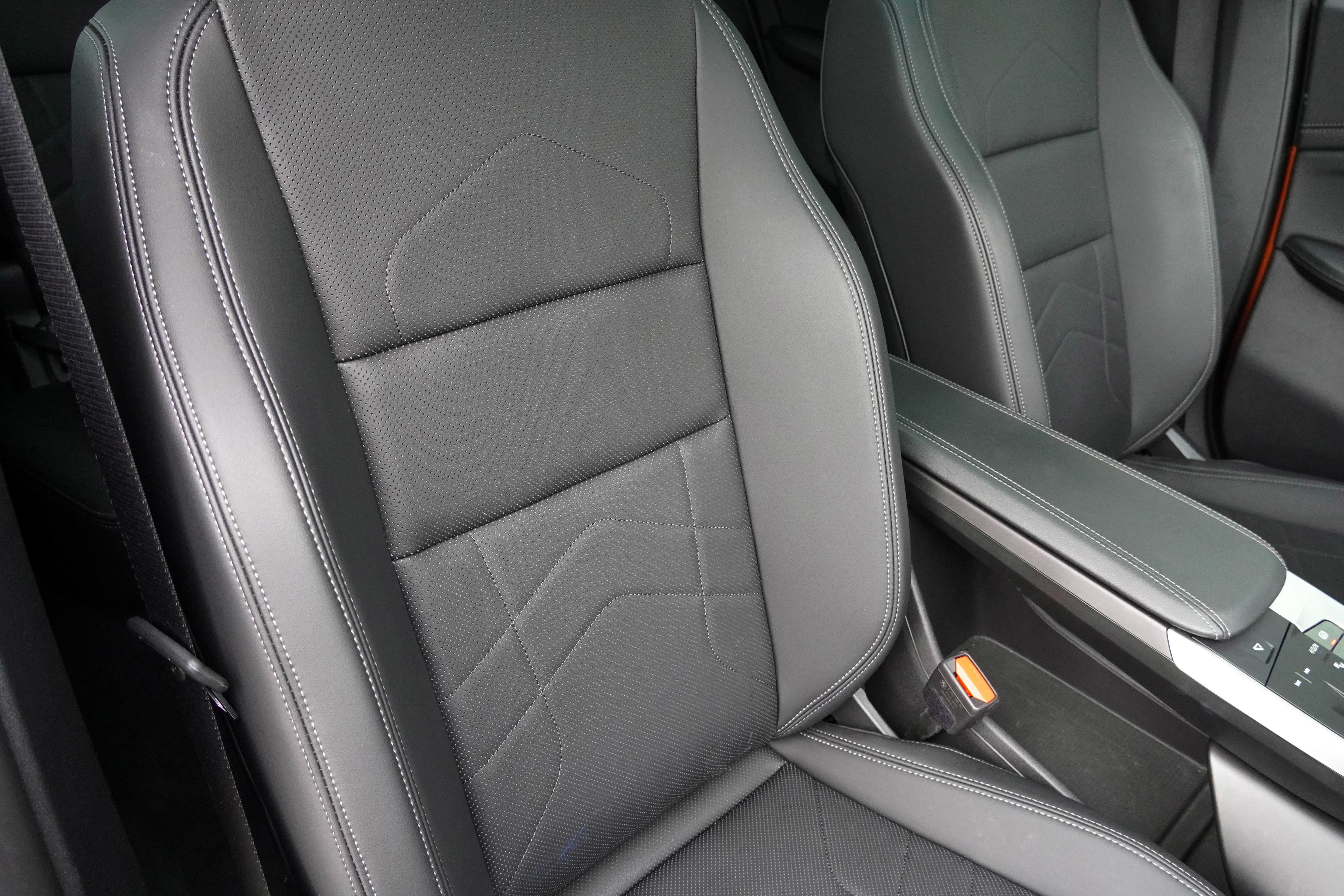 Certified 2025 BMW X2 xDrive28i image 13