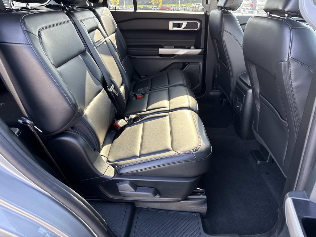 Used 2023 Ford Explorer XLT w/ Equipment Group 202A AWD/4WD image 21