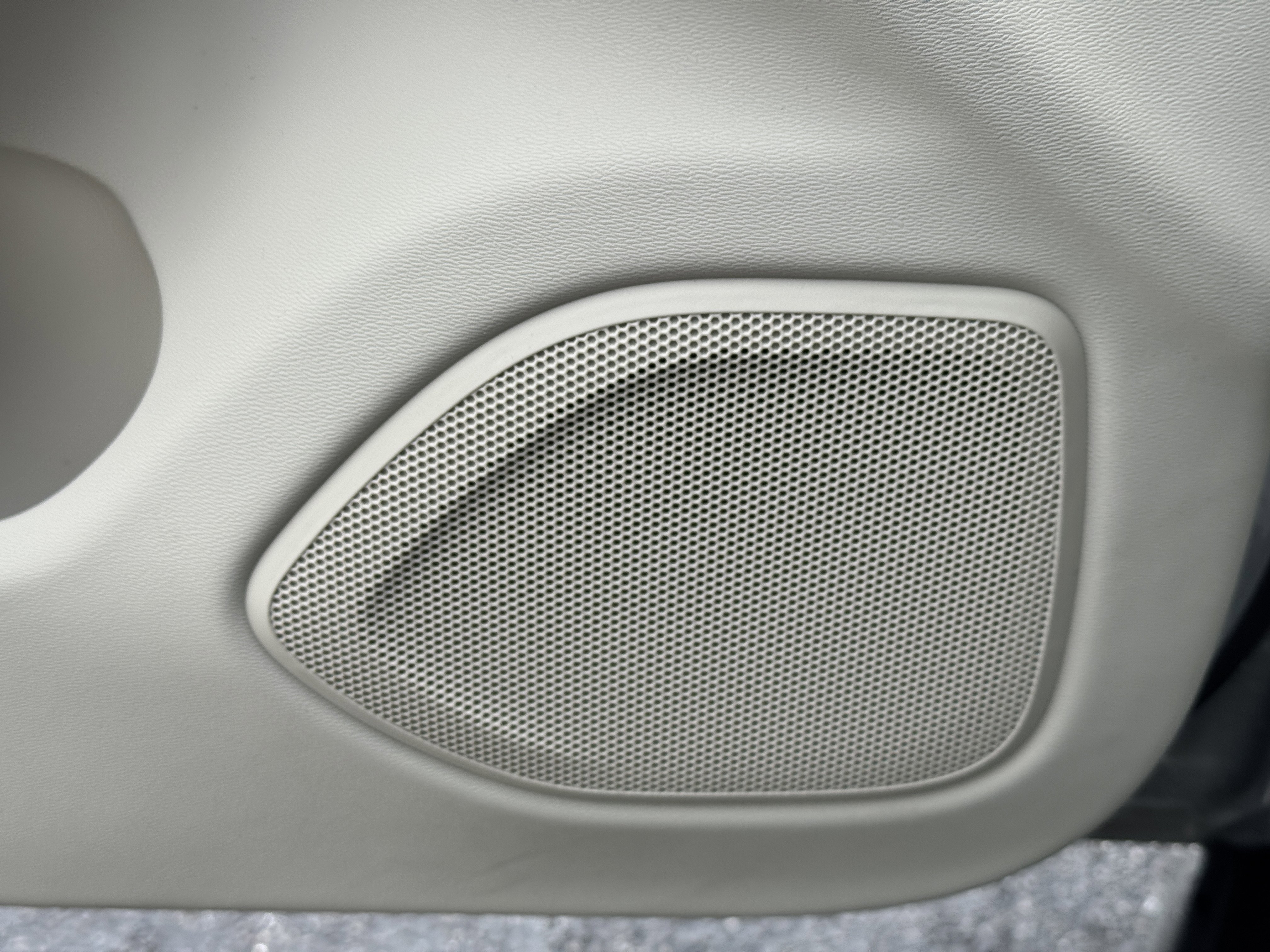 New 2026 Volvo V60 B5 Cross Country Plus w/ Protection Package Premier image 21