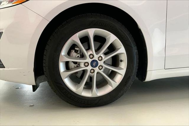 Used 2019 Ford Fusion SE FWD image 8