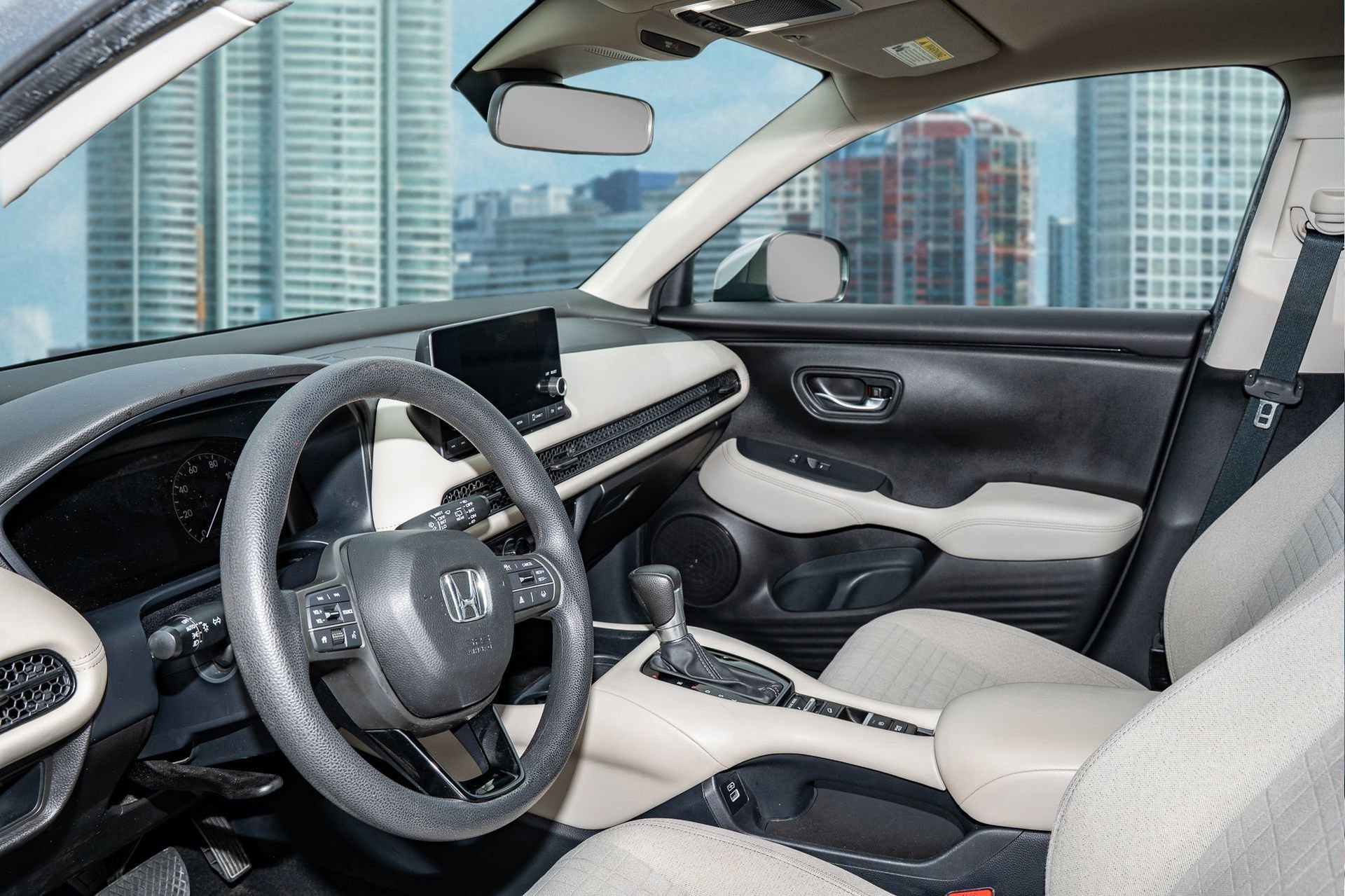 Used 2023 Honda HR-V LX image 14