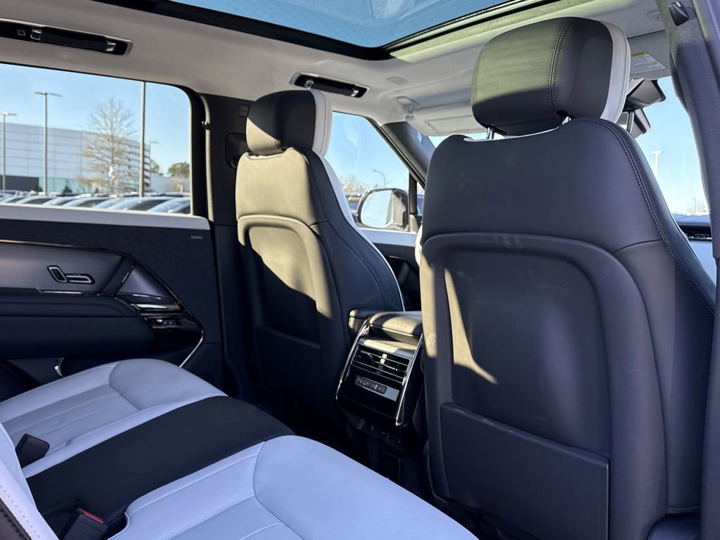 Used 2024 Land Rover Range Rover Sport Dynamic SE image 13
