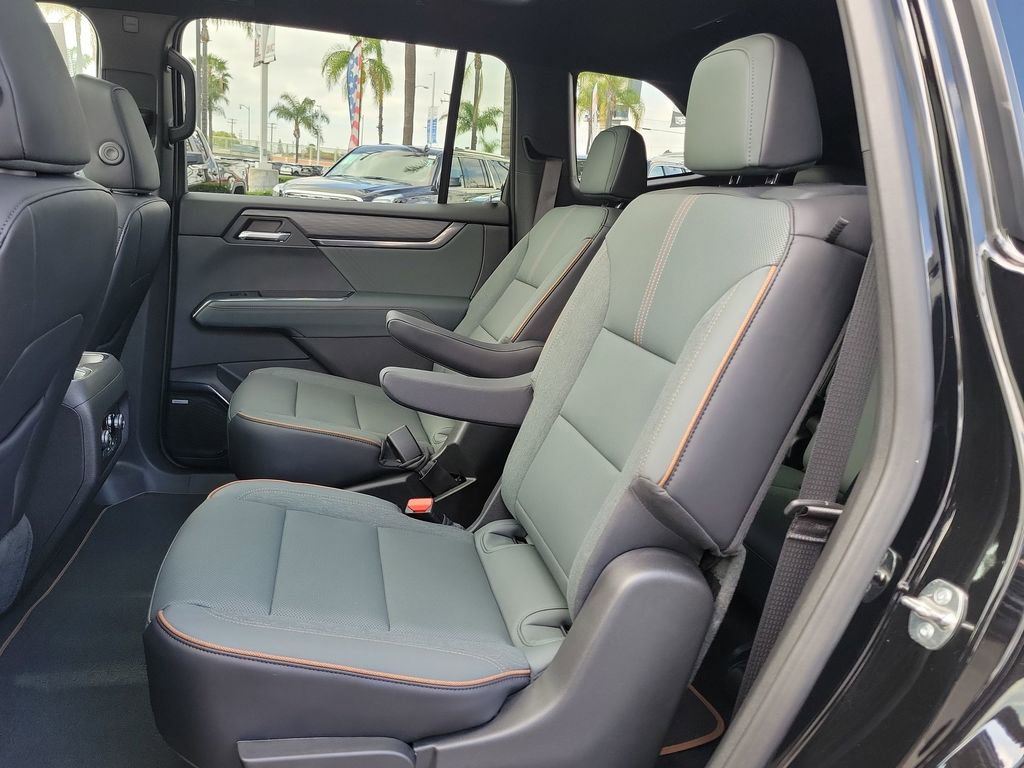 Used 2026 GMC Acadia AT4 w/ Luxury Package image 26