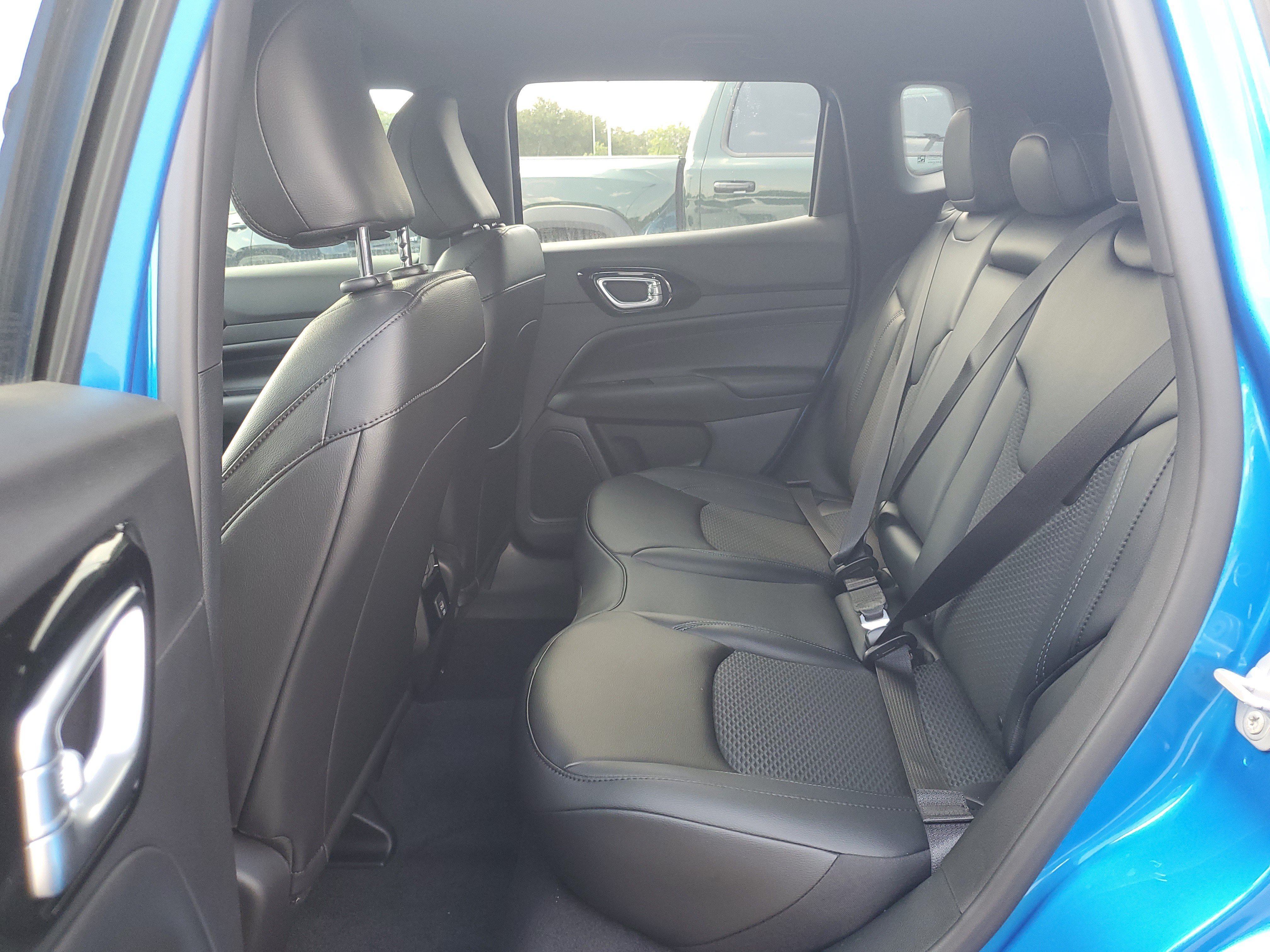 New 2026 Jeep Compass Latitude AWD/4WD image 8