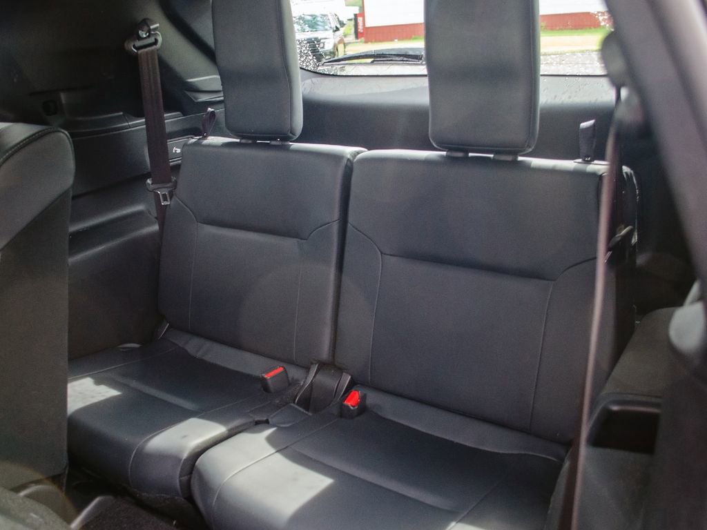 Used 2025 Mitsubishi Outlander AWD image 25