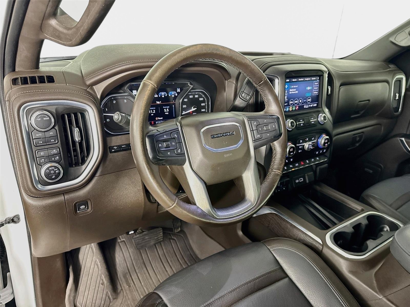 Used 2021 GMC Sierra 3500 Denali w/ Denali Ultimate Package AWD/4WD image 9