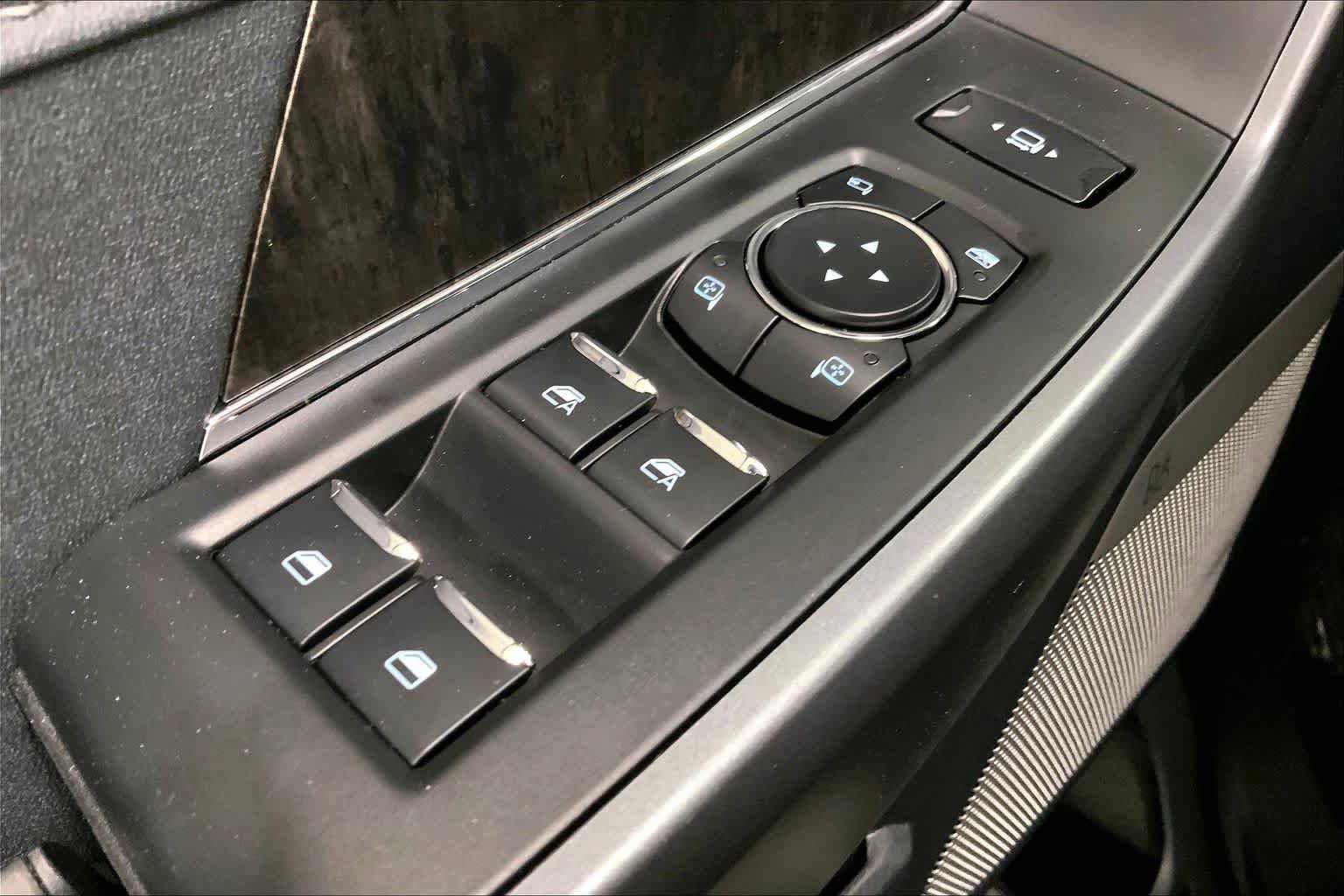 New 2026 Ford F250 Lariat w/ Black Appearance Package image 17