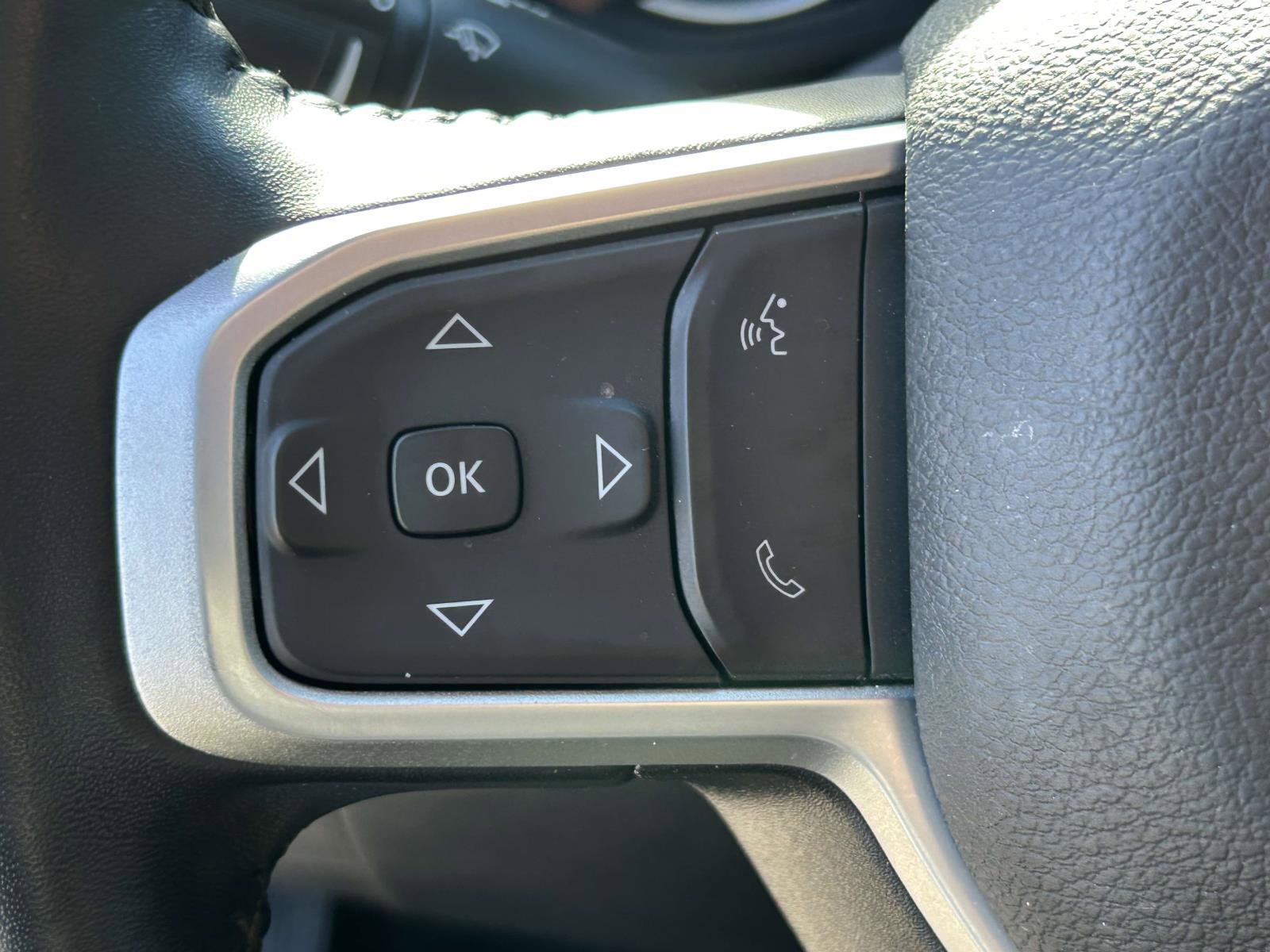 Used 2024 RAM 2500 Big Horn w/ Sport Appearance Package image 18