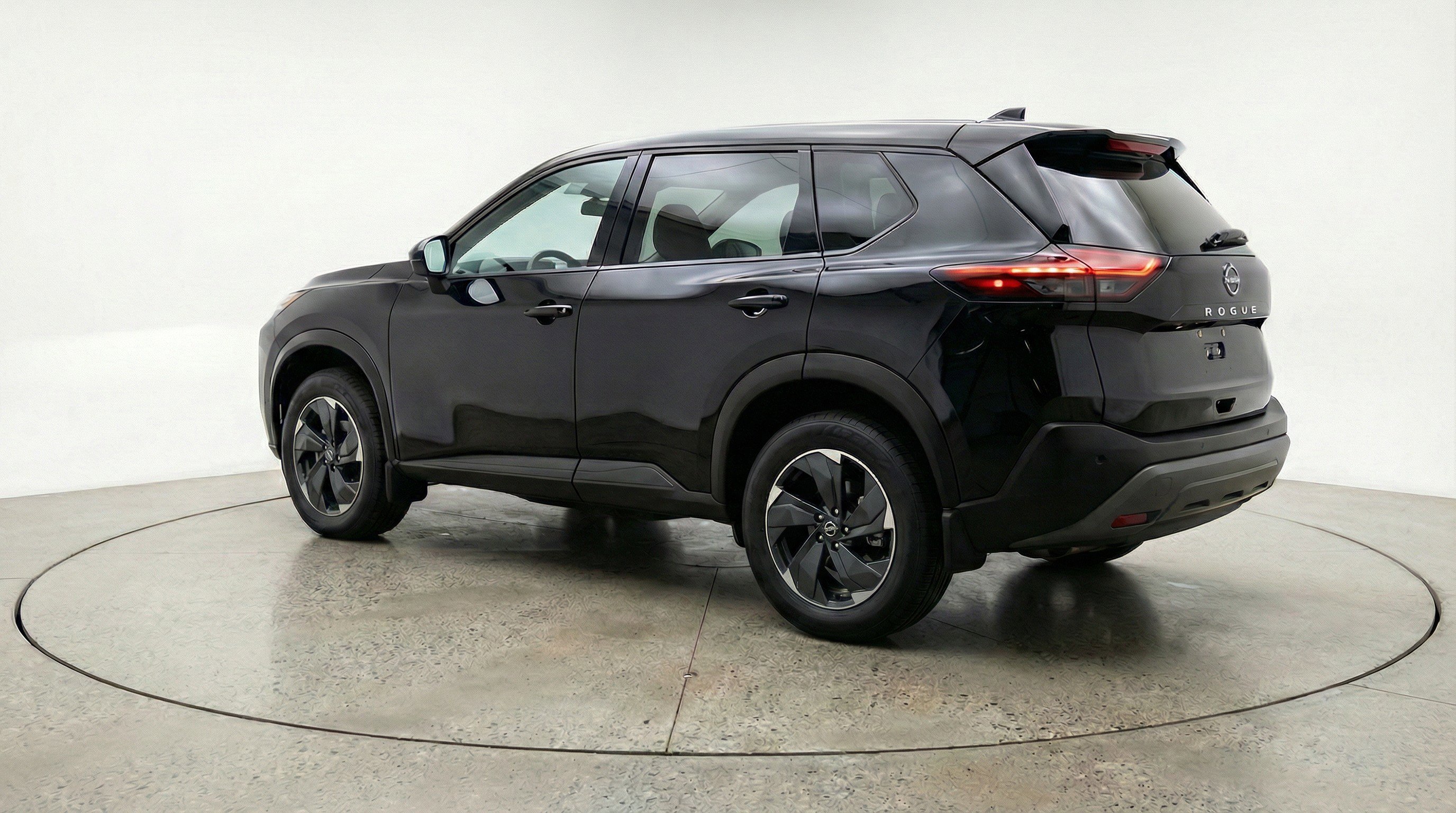 Used 2025 Nissan Rogue SV image 6