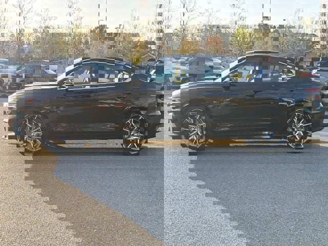 Used 2025 Genesis G70 2.5T image 6