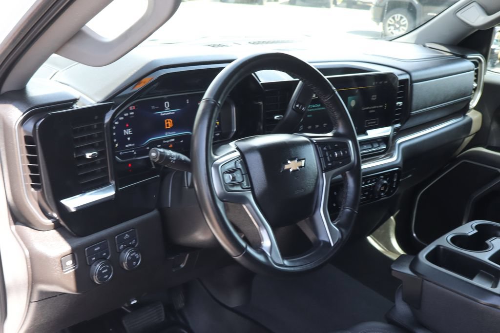 Used 2025 Chevrolet Silverado 1500 LT w/ Leather Package AWD/4WD image 23