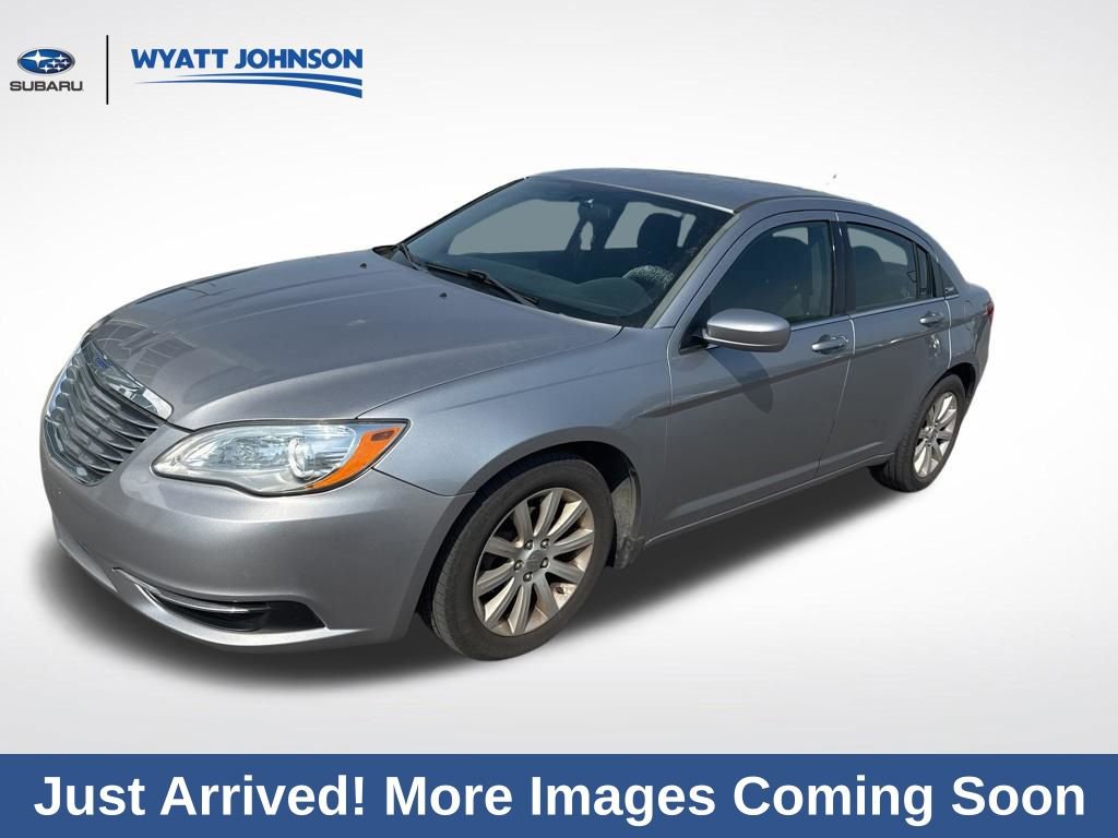 Used 2014 Chrysler 200 Touring image 3