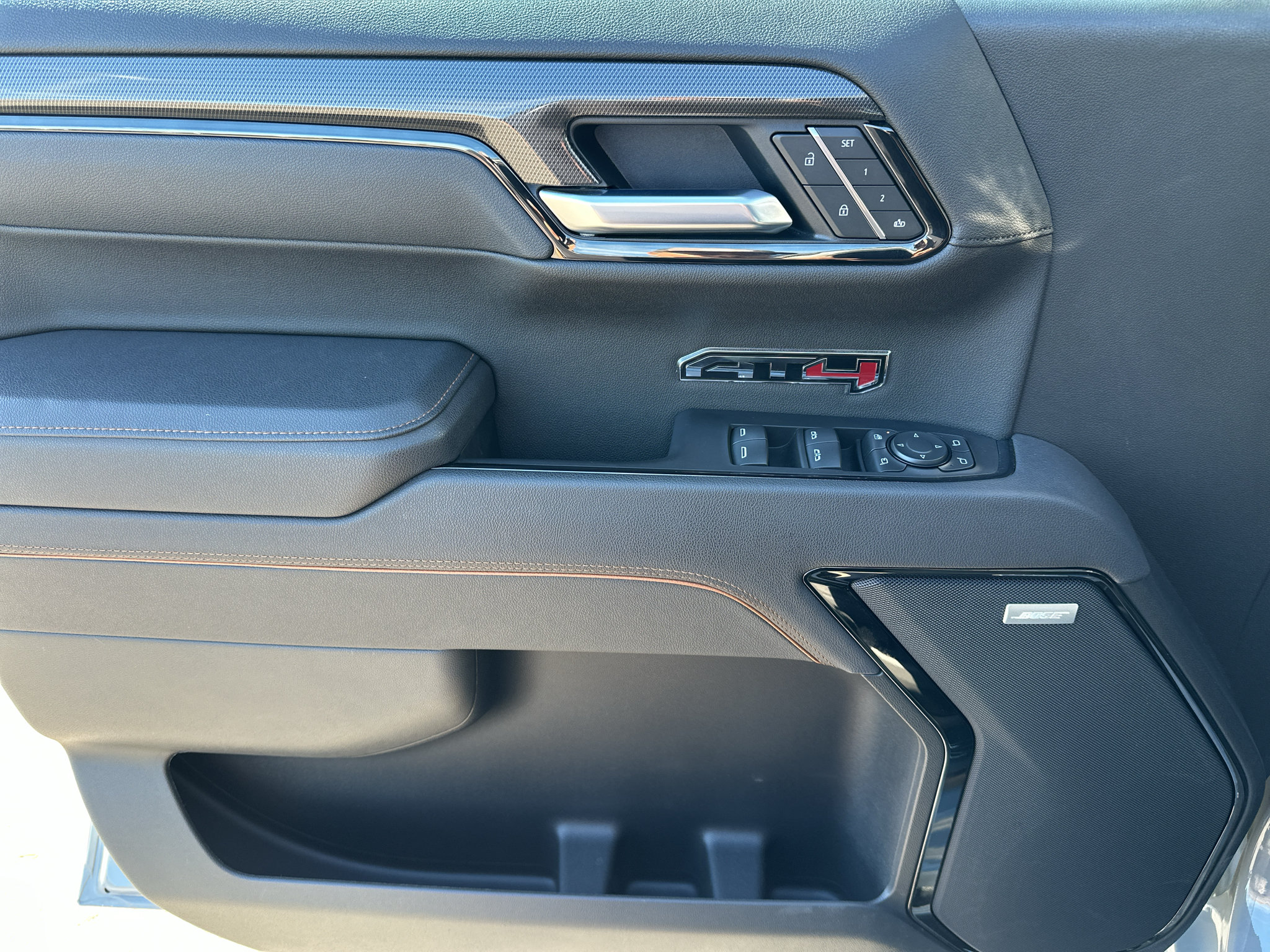 Used 2025 GMC Sierra 1500 AT4 w/ AT4 Premium Package AWD/4WD image 14