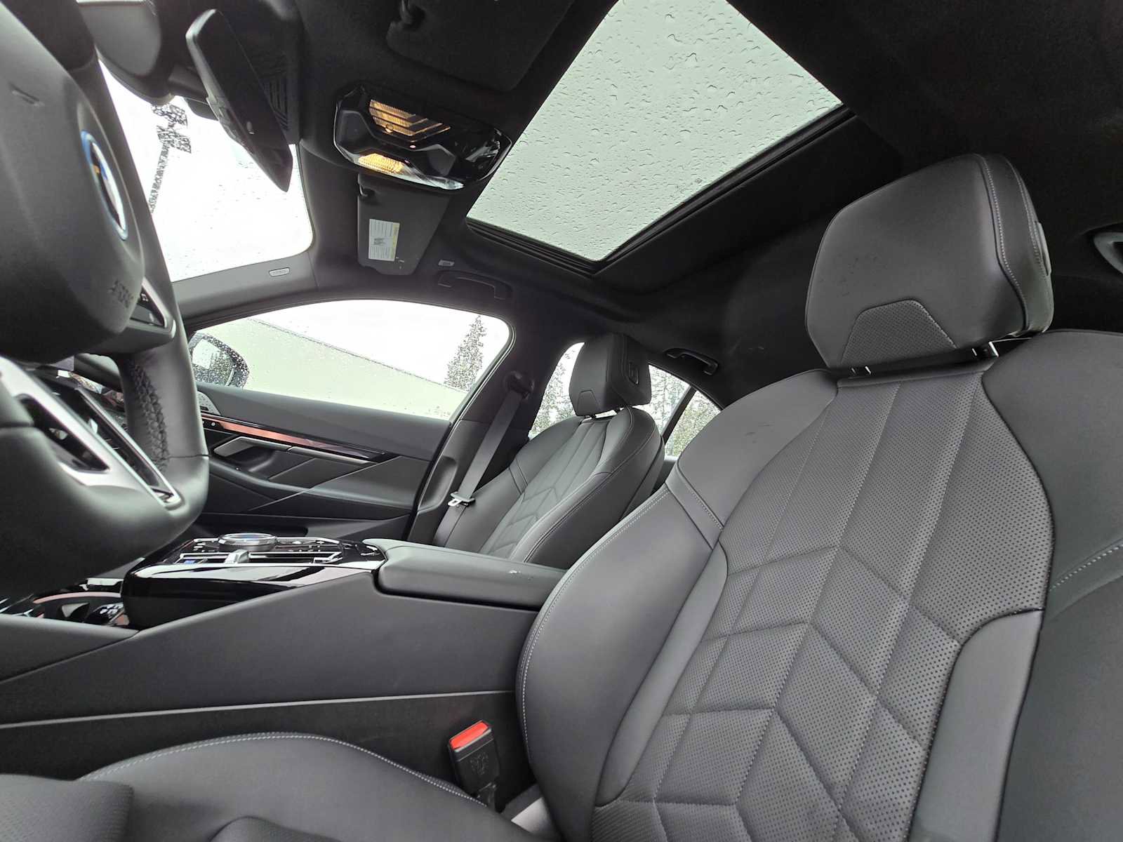 Used 2024 BMW i5 eDrive40i w/ M Sport Package image 24