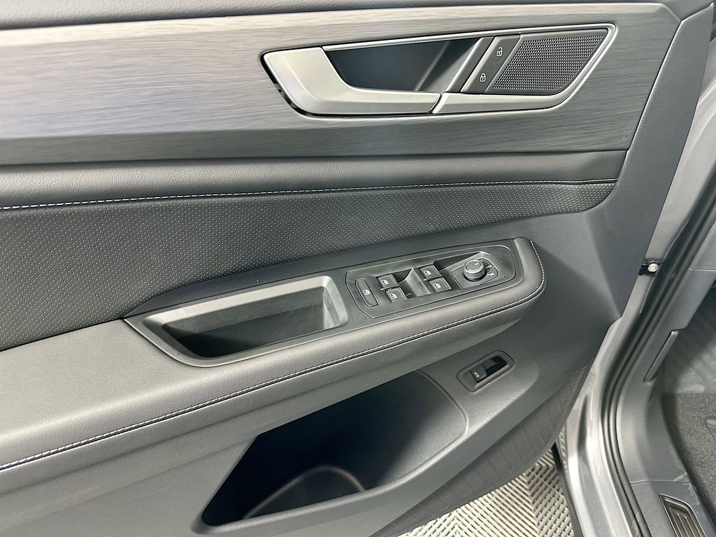 New 2026 Volkswagen Atlas Cross Sport SE image 8