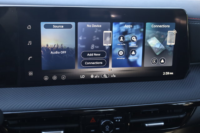 New 2027 Nissan Kicks SR w/ SR Premium Package FWD image 17
