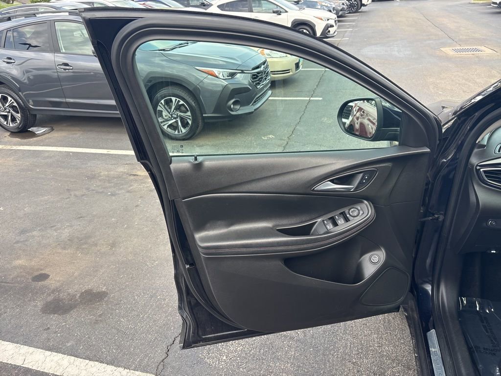 Used 2021 Buick Encore GX Select FWD image 18