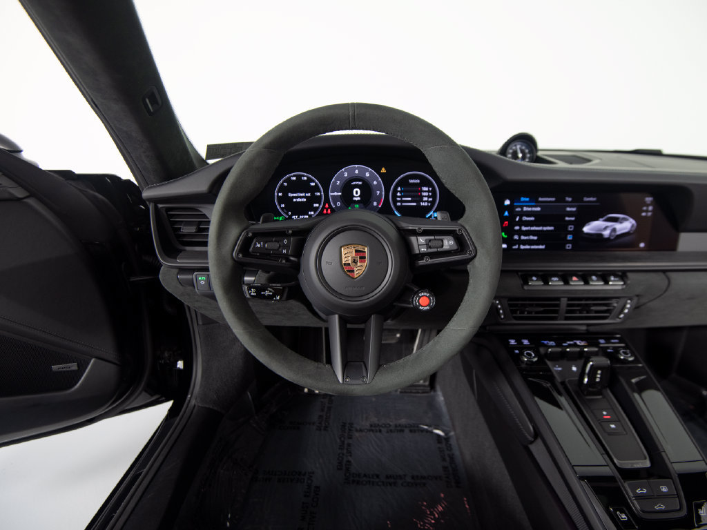 Certified 2025 Porsche 911 Carrera 4 GTS AWD/4WD image 18