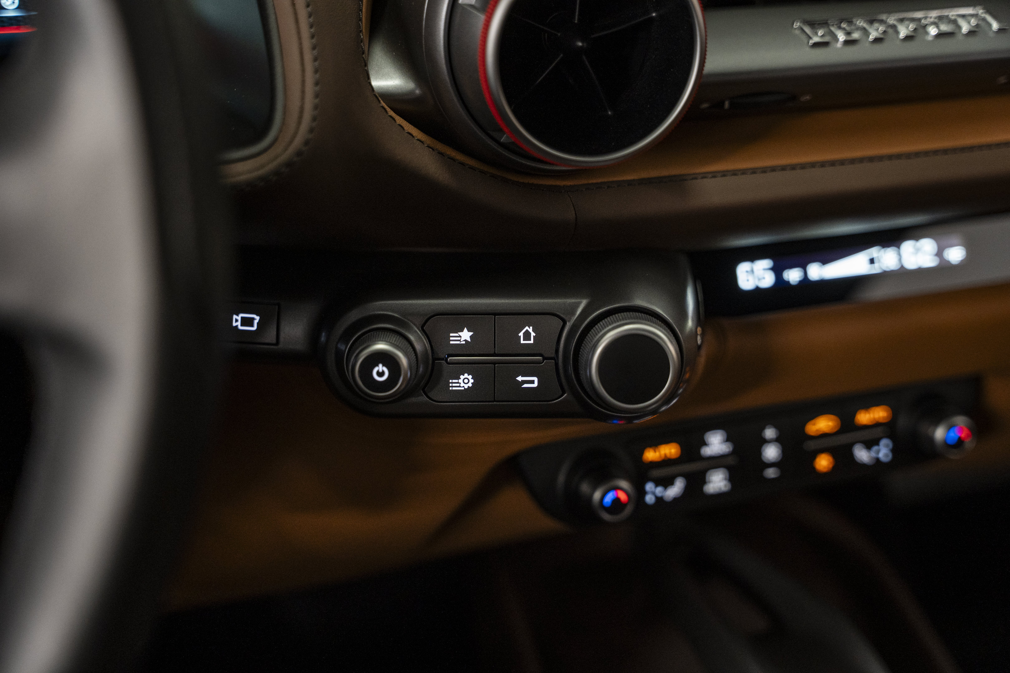Used 2019 Ferrari 812 Superfast RWD image 39