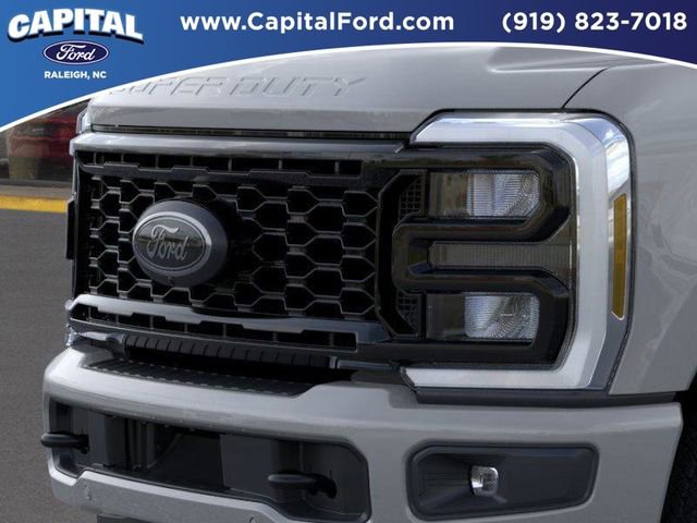 New 2026 Ford F250 Lariat w/ Black Appearance Package image 17