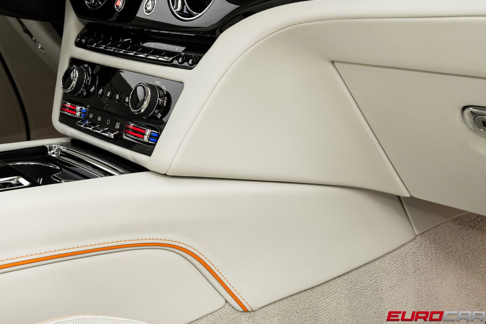 Used 2026 Rolls-Royce Spectre image 29