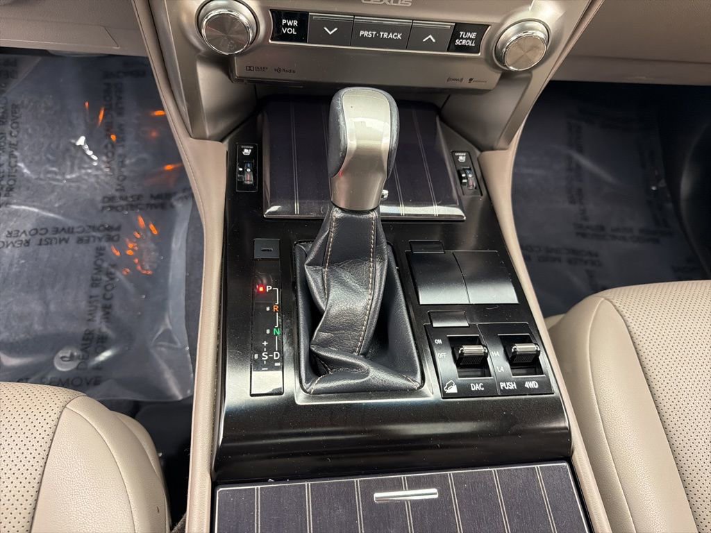 Used 2020 Lexus GX 460 Premium w/ Premium Package image 17