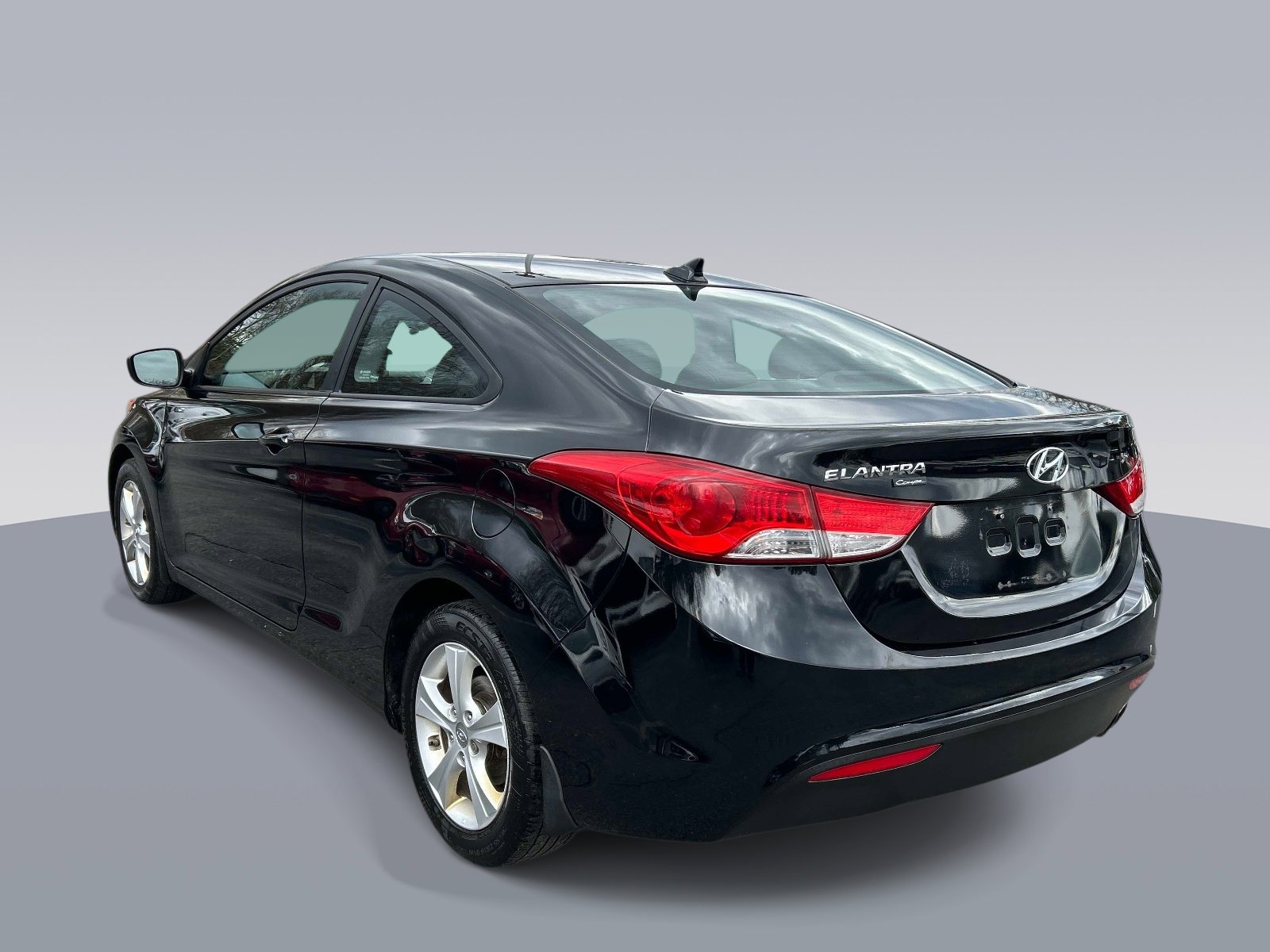 Used 2013 Hyundai Elantra FWD image 5
