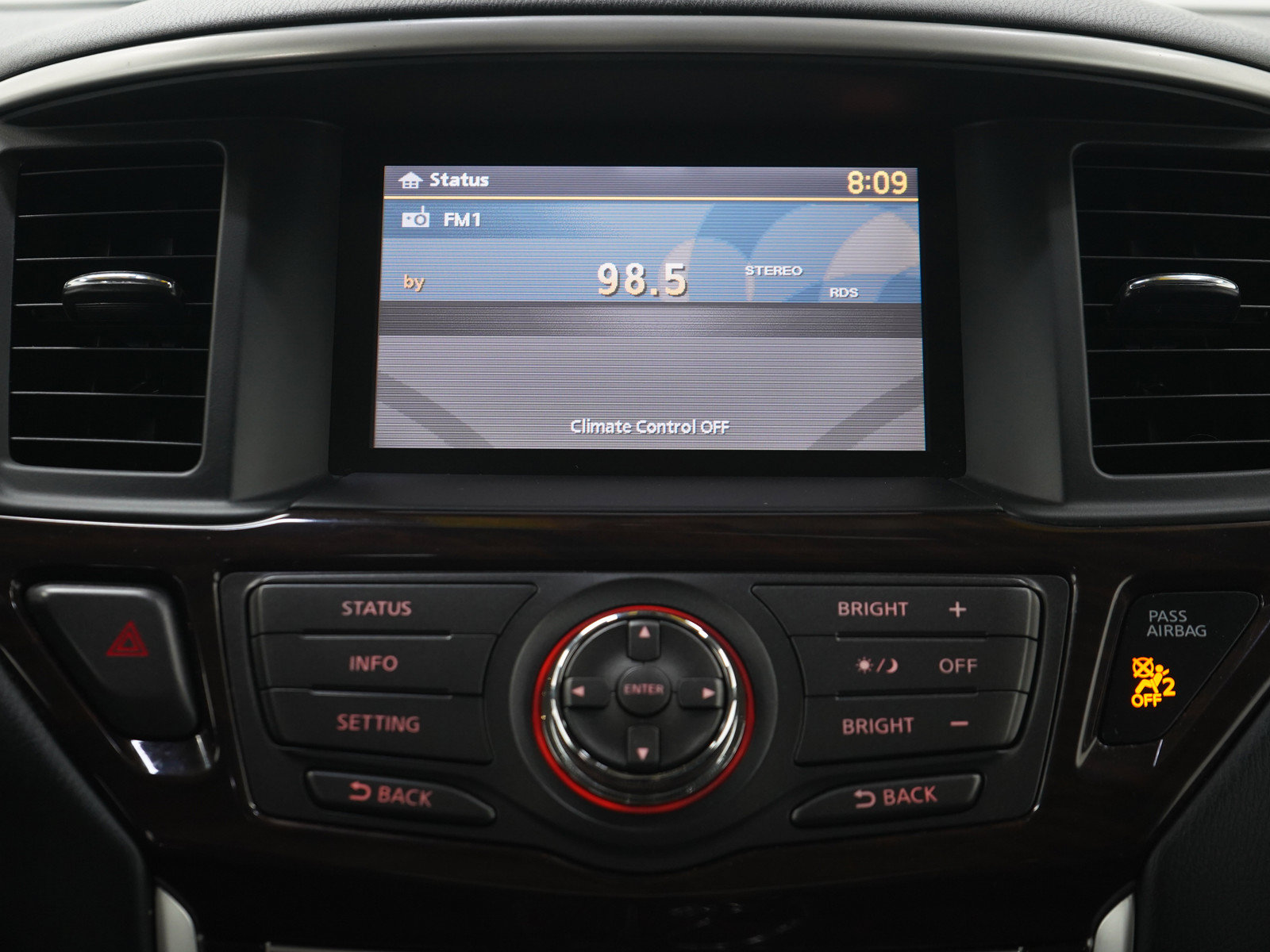Used 2014 Nissan Pathfinder SL w/ SL Premium Package AWD/4WD image 19